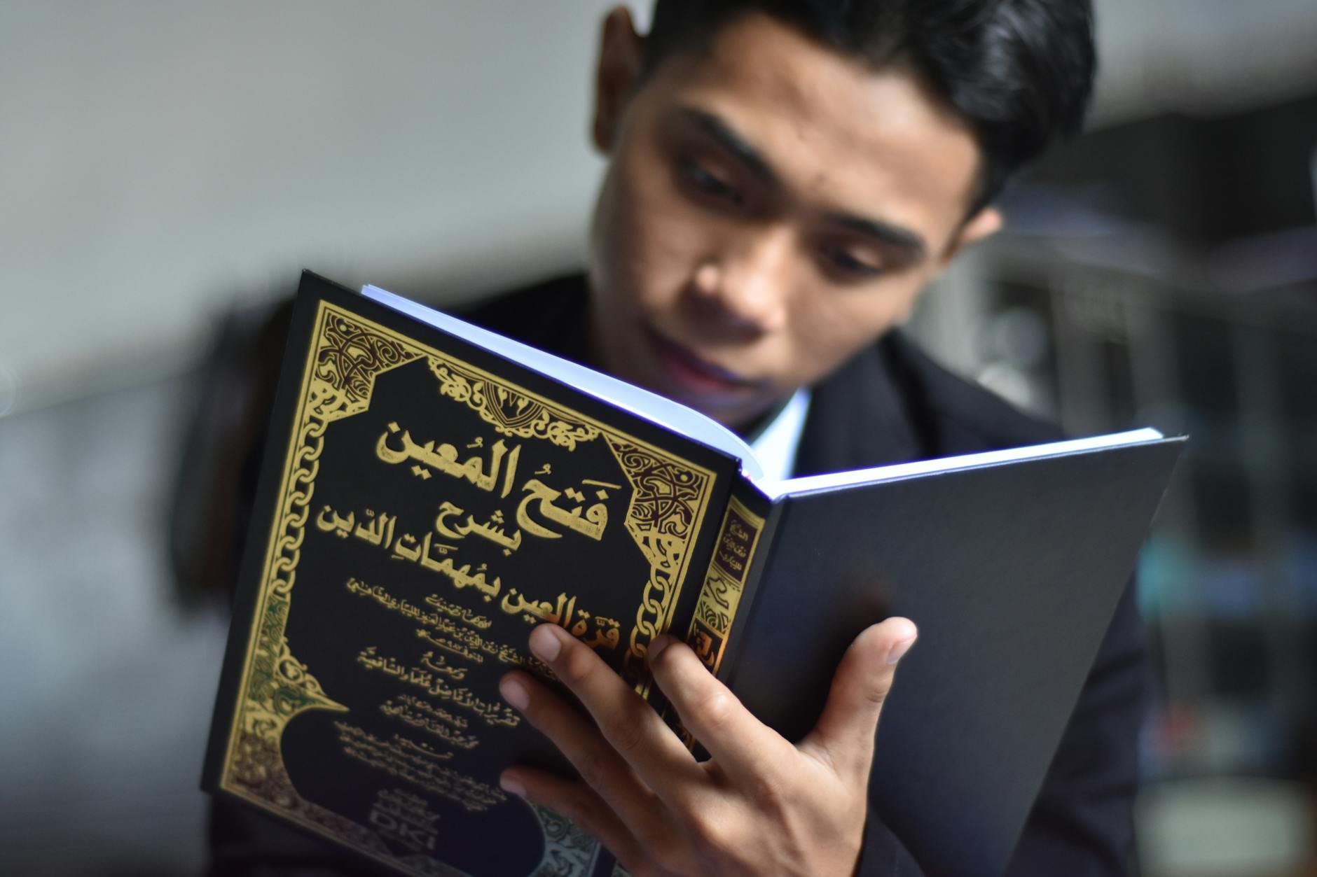 Terapi Ruqyah Syair'iyyah dengan ayat-ayat Al‑Qur'an untuk penyembuhan spiritual.